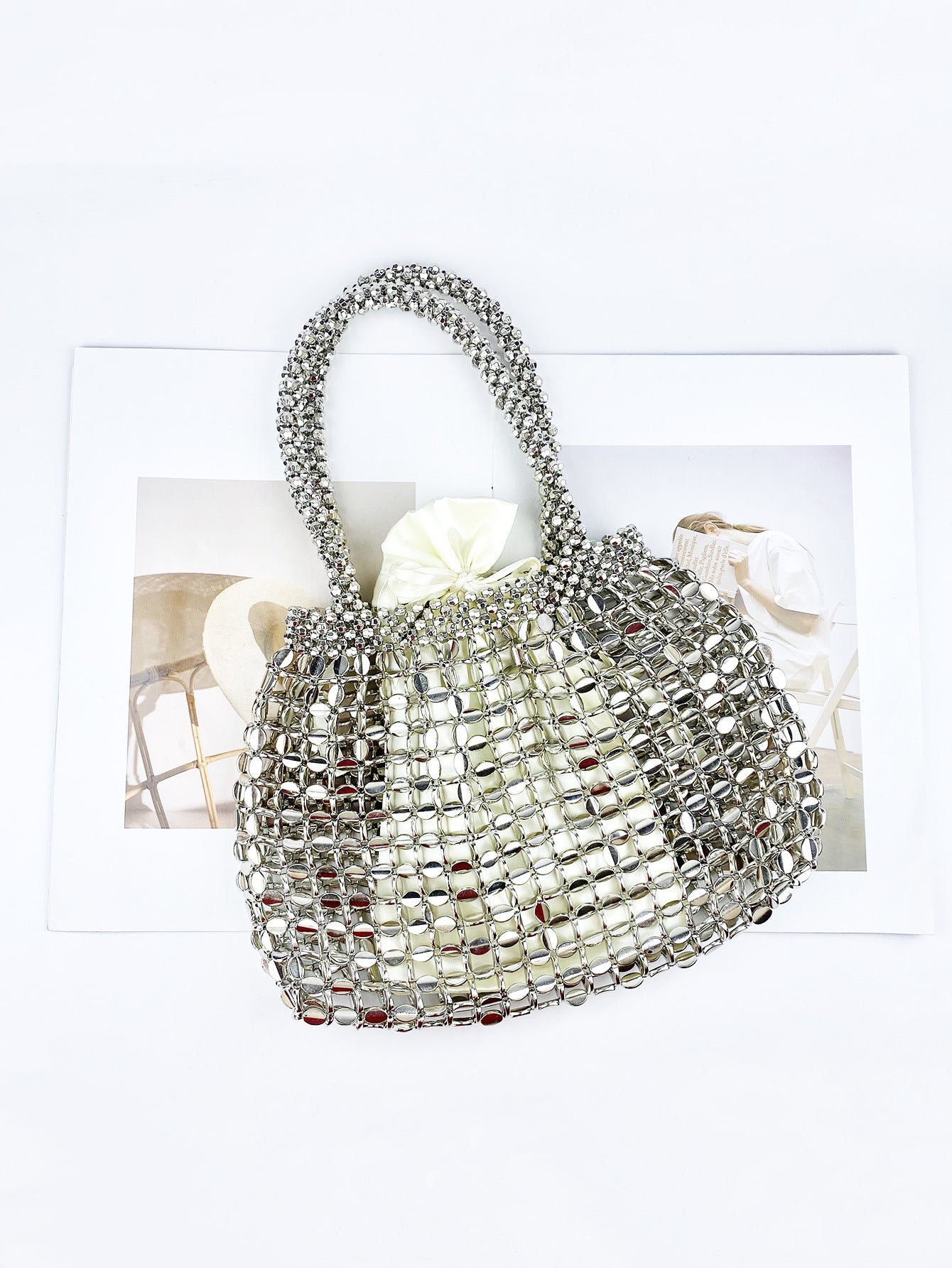 Women's Medium Arylic Solid Color Elegant Streetwear Beading Oval Open Square Bag