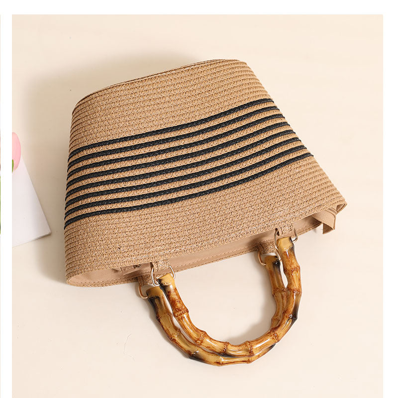 Women's Medium PVC Solid Color Elegant Streetwear Weave Dumpling Shape Zipper Straw Bag