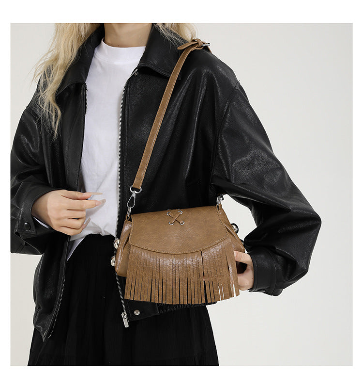 Women's Medium Pu Leather Solid Color Classic Style Tassel Square Magnetic Buckle Flip Cover Crossbody Bag