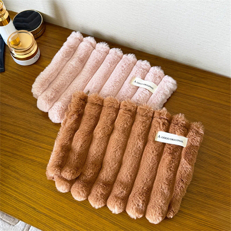 Elegant Streetwear Solid Color Plush Square Makeup Bags