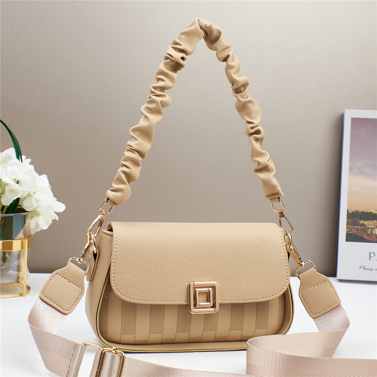 Women's Medium PU Solid Color Elegant Streetwear Sewing Thread Square Zipper Square Bag