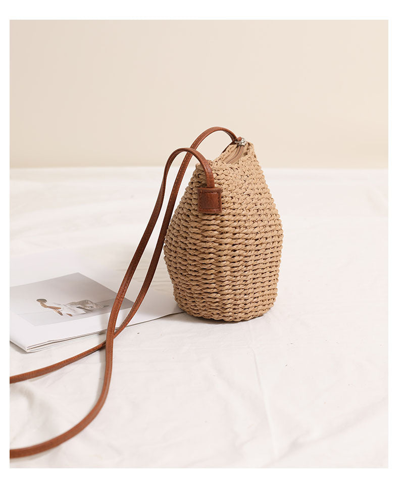 Women's Straw Solid Color Vacation Weave Bucket Zipper Crossbody Bag