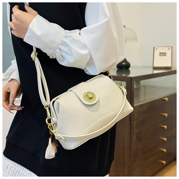 Women's Medium Pu Leather Solid Color Classic Style Streetwear Square Lock clasp Crossbody Bag