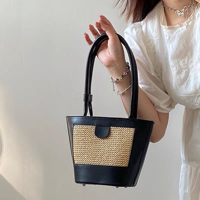 Women's Pu Leather Straw Splicing Vacation Weave Square Hook Loop Shoulder Bag