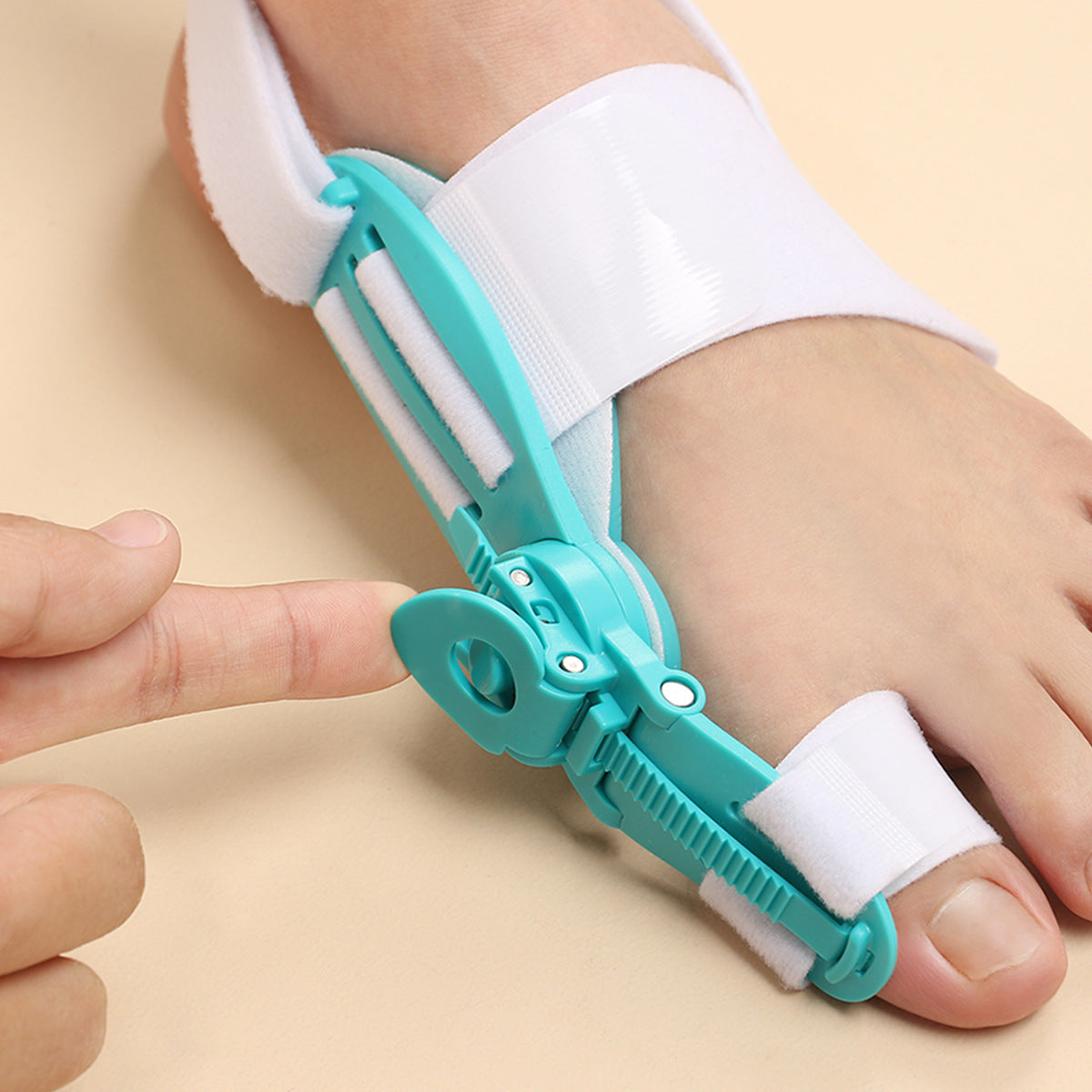 Upgraded Version Hallux Valgus Corrector Big Foot Toe Separation Day and Night Use Toe Separator Thumb Valgus Toe Correction