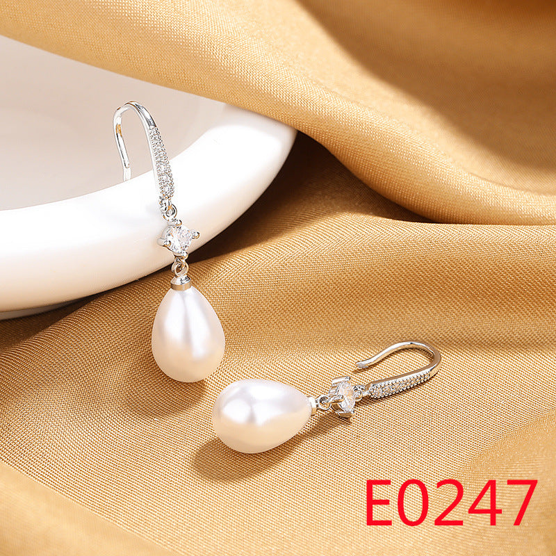 1 Pair Elegant Streetwear U Shape Round Inlay Copper Artificial Pearls Zircon Drop Earrings