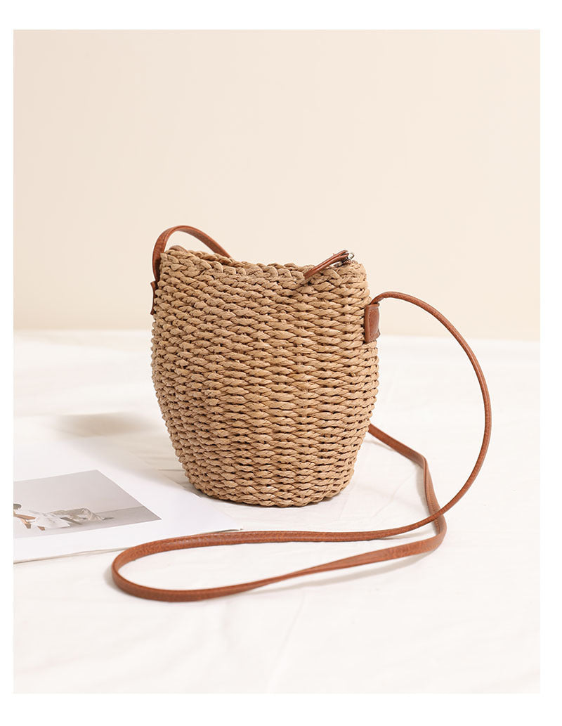 Women's Straw Solid Color Vacation Weave Bucket Zipper Crossbody Bag