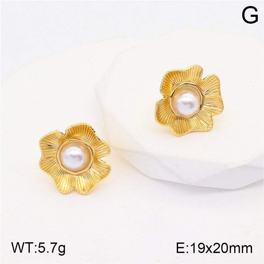 1 Pair Elegant Heart Shape Flower Shell Plating Three-dimensional Inlay 304 Stainless Steel Pearl Zircon 18K Gold Plated Ear Studs