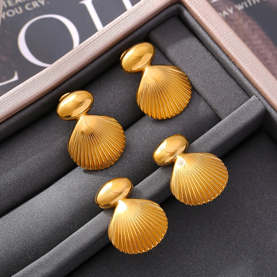 1 Pair Casual Elegant Modern Style Shell Titanium Steel 18K Gold Plated Ear Studs