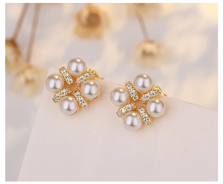 New Fashion s925 Silver Pin Earrings Korean Elegant New Gentle Flower Pearl Earrings Cold Wind Earrings for Women