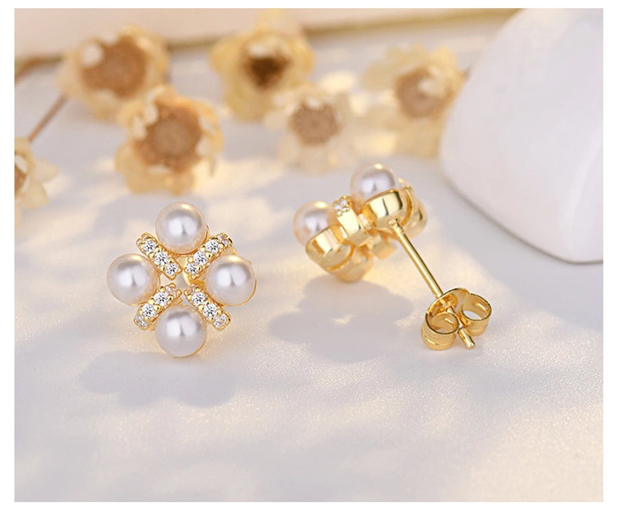 New Fashion s925 Silver Pin Earrings Korean Elegant New Gentle Flower Pearl Earrings Cold Wind Earrings for Women