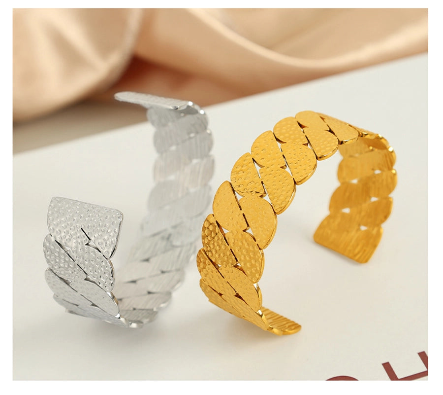 Elegant French Style Geometric Solid Color 304 Stainless Steel 18K Gold Plated Stainless Steel Bracelets In Bulk