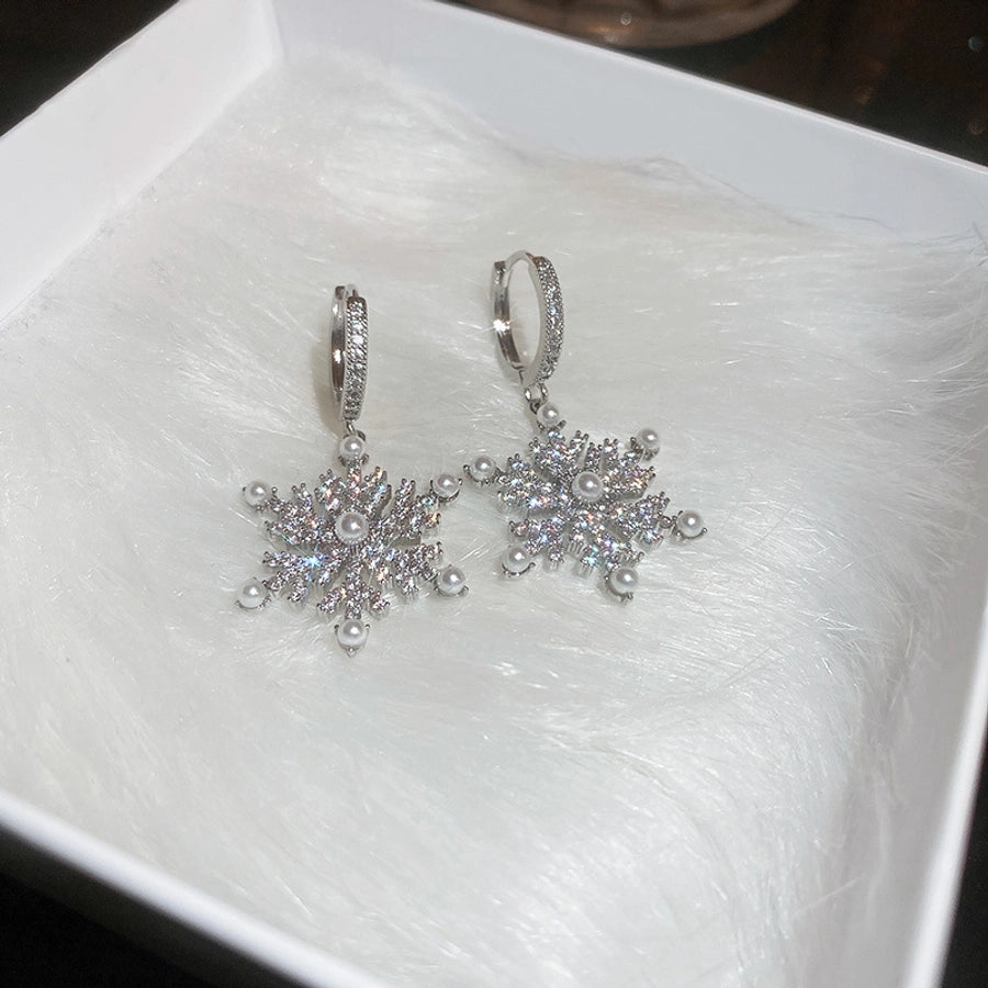 1 Pair Casual Simple Style Streetwear Snowflake Inlay Copper Artificial Pearls Zircon Earrings