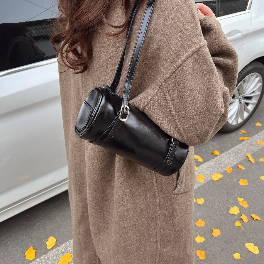 Women's Medium Pu Leather Solid Color Classic Style Streetwear Cylindrical Zipper Underarm Bag