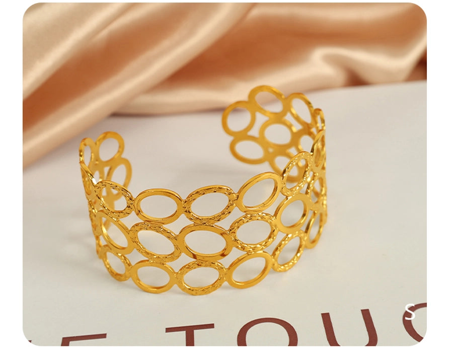 Elegant French Style Geometric Solid Color 304 Stainless Steel 18K Gold Plated Stainless Steel Bracelets In Bulk