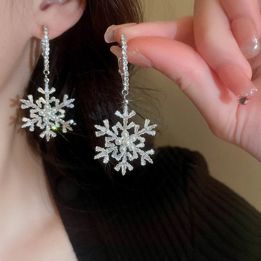 1 Pair Casual Simple Style Streetwear Snowflake Inlay Copper Artificial Pearls Zircon Earrings