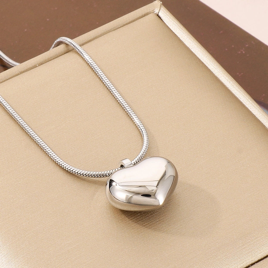 Jewelry Elegant Classic Style Heart Shape 304 Stainless Steel Pendant Necklace