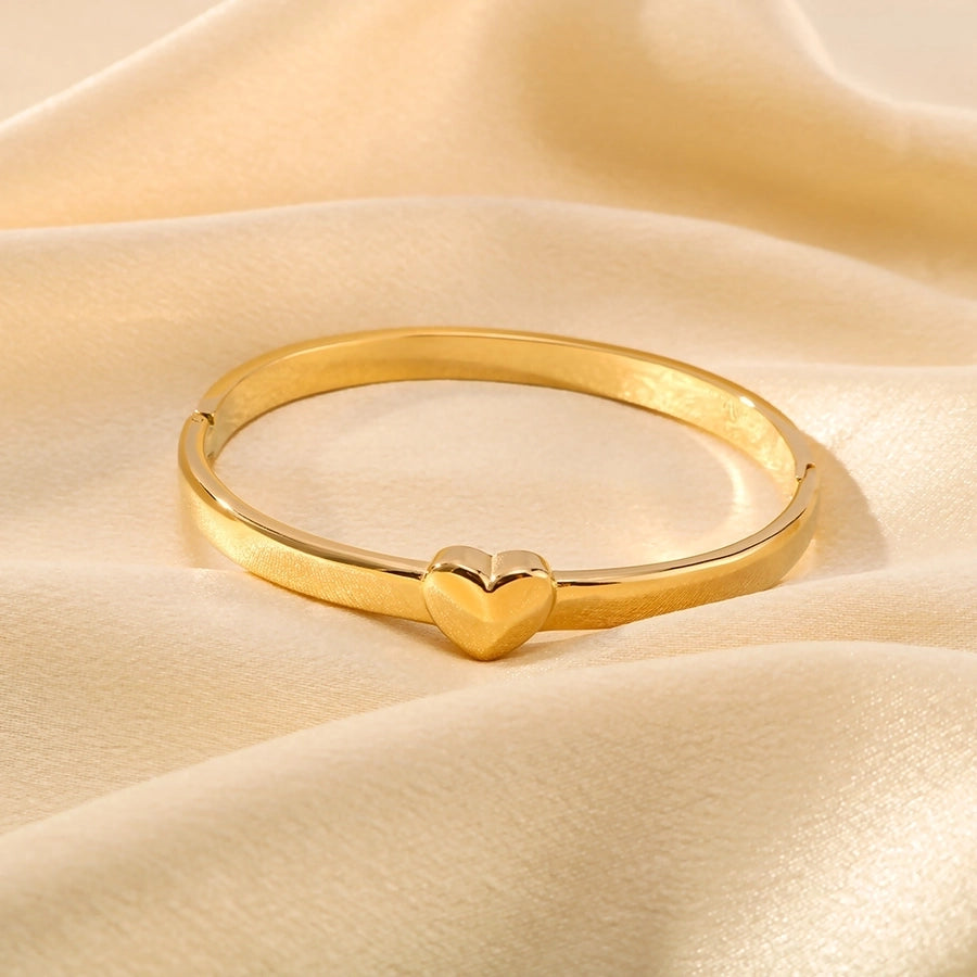 304 Stainless Steel 18K Gold Plated IG Style Simple Style Plating Heart Shape Bangle