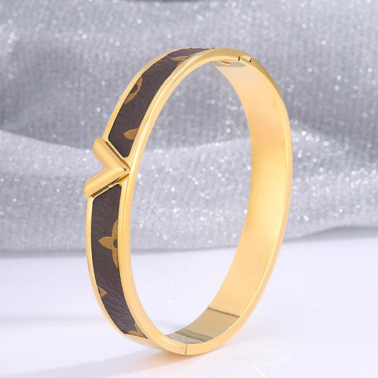 Retro French Style Classic Style V Shape 304 Stainless Steel Bangle In Bulk