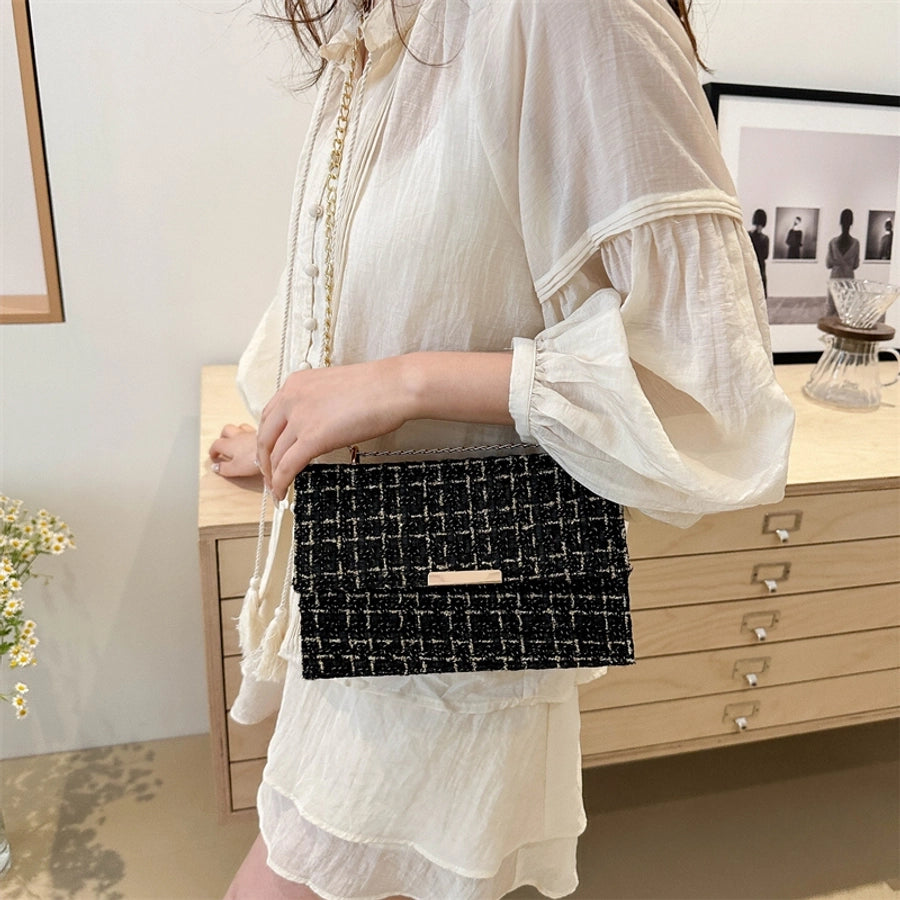 Women's Medium woolen Solid Color Elegant Classic Style Square Flip Cover Shoulder Bag