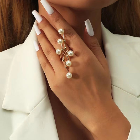 Elegant Exaggerated Sweet Round Alloy Inlay Pearl 18K Gold Plated Women's Rings