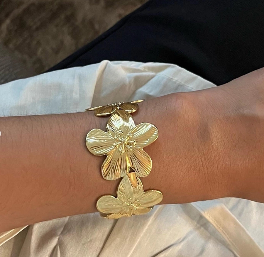 IG Style French Style Flower 304 Stainless Steel 18K Gold Plated Bangle In Bulk