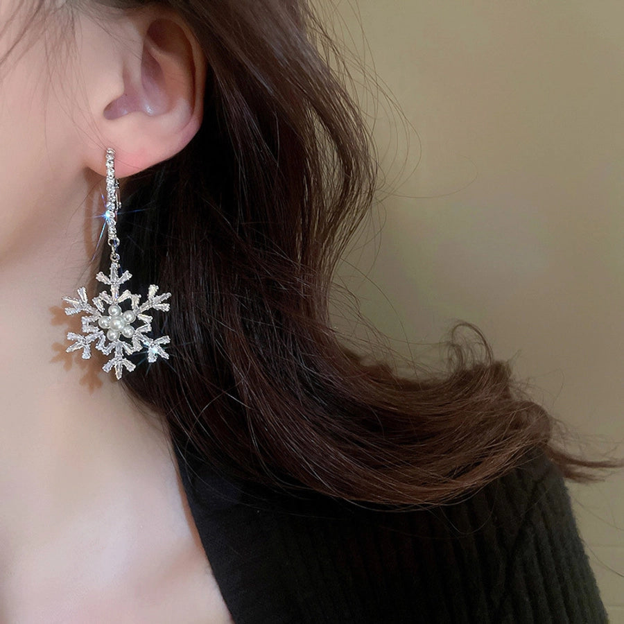 1 Pair Casual Simple Style Streetwear Snowflake Inlay Copper Artificial Pearls Zircon Earrings