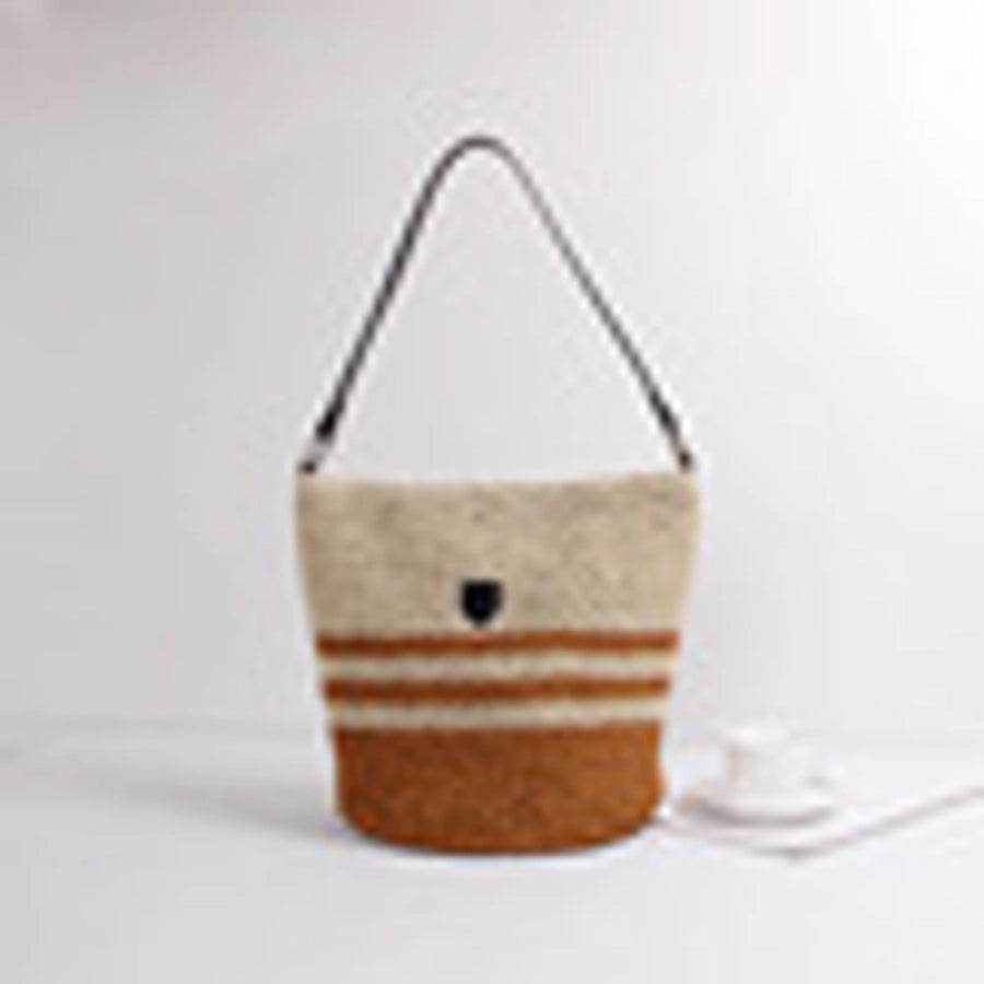 Women's Straw Stripe Vacation Weave Bucket Magnetic Buckle Shoulder Bag