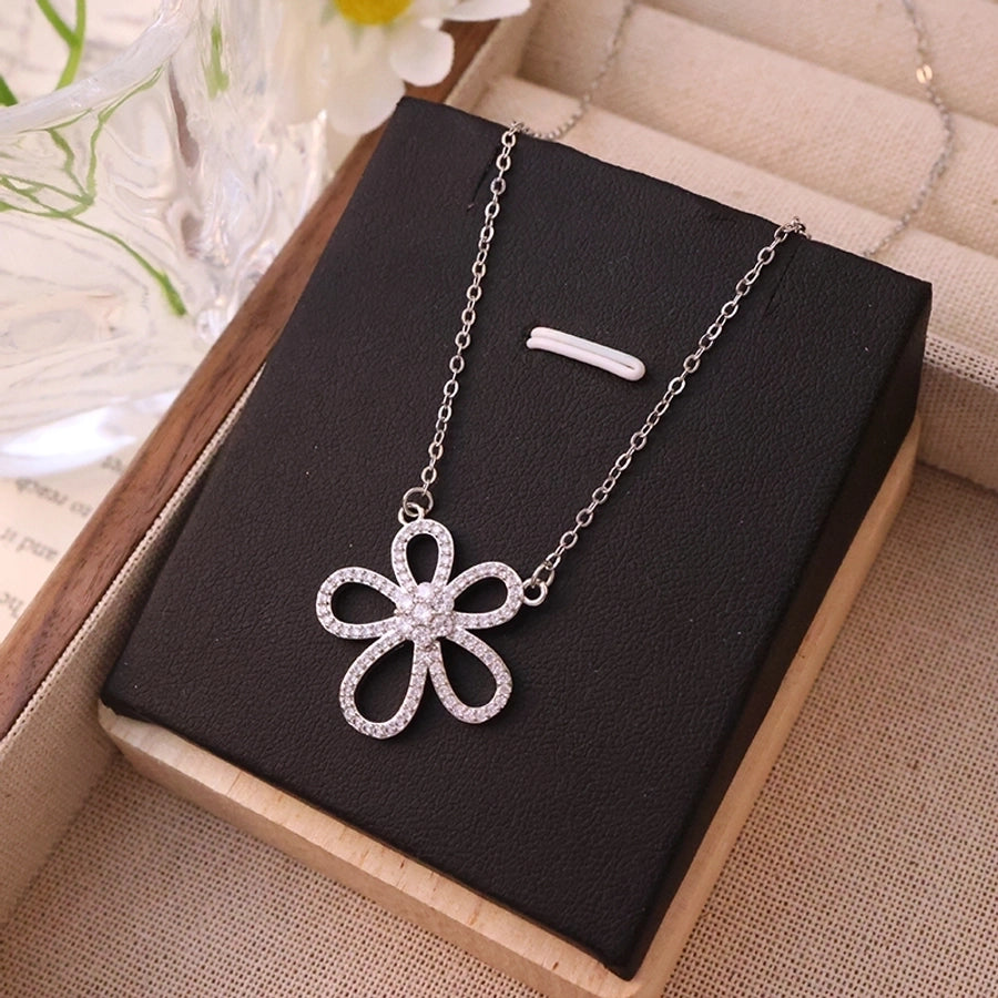 304 Stainless Steel Copper 18K Gold Plated K Gold Plated Flower Pendant Necklace