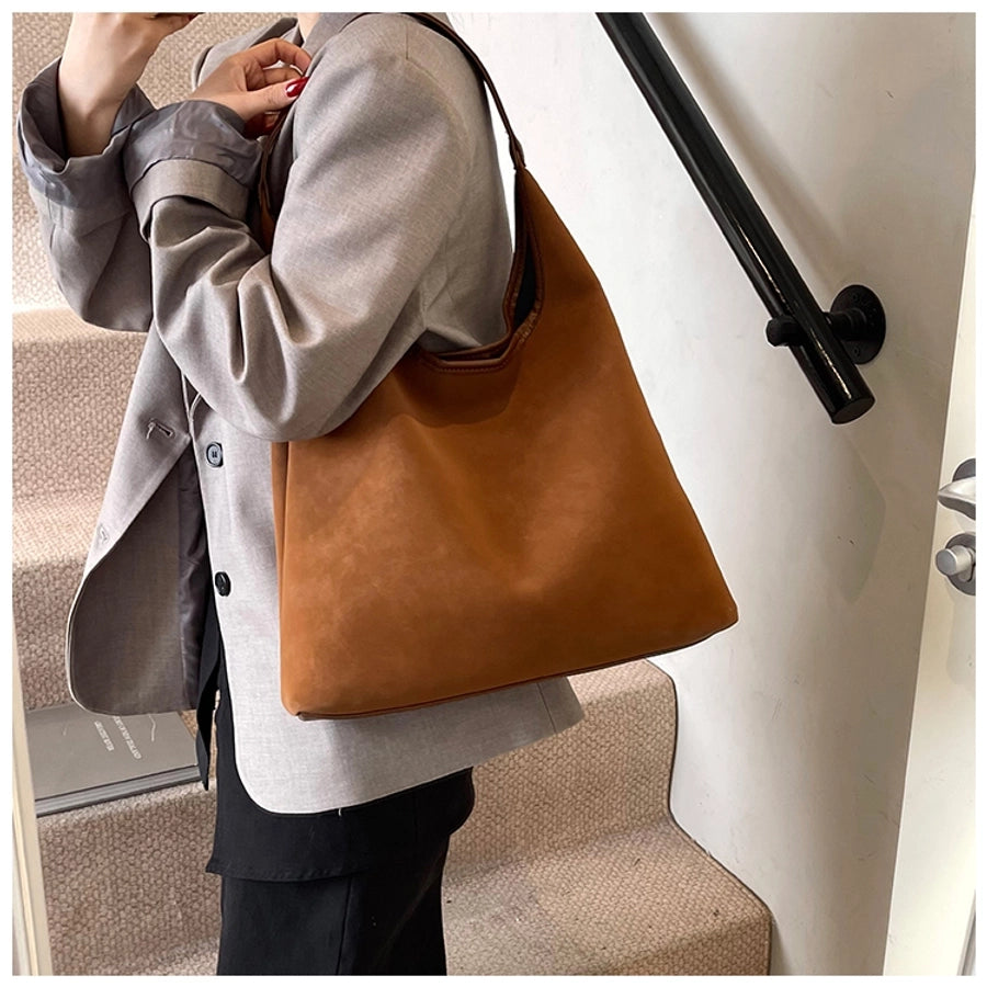 Women's Medium Pu Leather Solid Color Streetwear Sewing Thread Square Magnetic Buckle Tote Bag