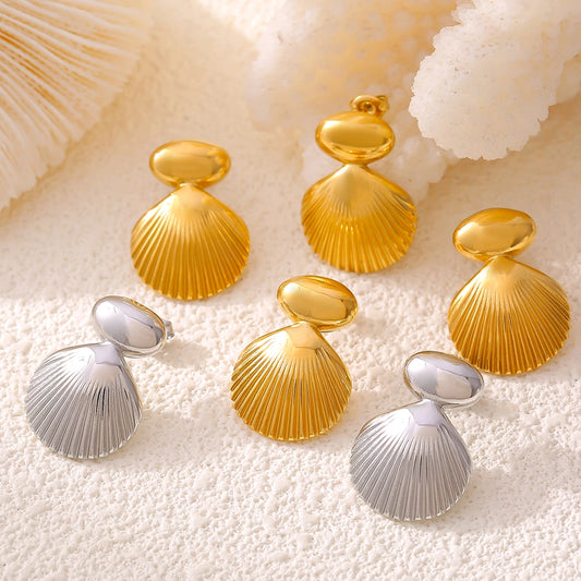 1 Pair Casual Elegant Modern Style Shell Titanium Steel 18K Gold Plated Ear Studs